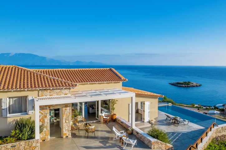 0b4d2d26-cb26-4904-a16e-a1b8b29518b1_725